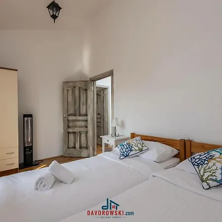 Hotel Zoe Comfortable Holiday