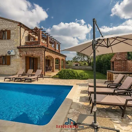 Zoe Comfortable Holiday Hotel 4*